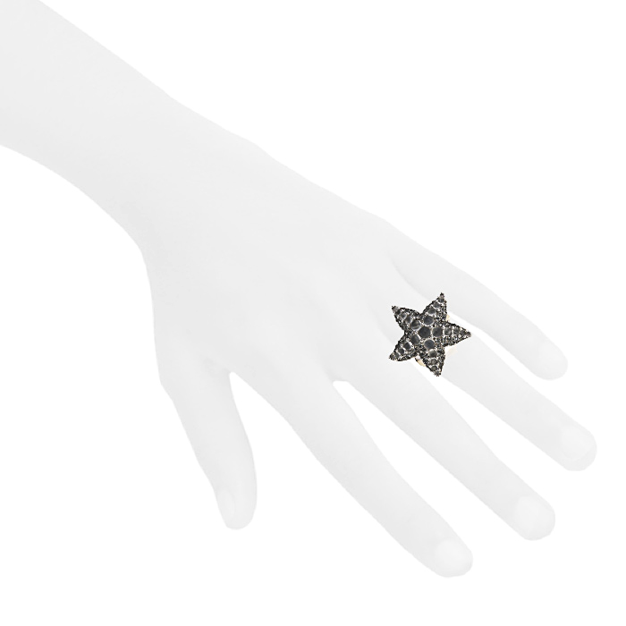 Pomellato Sirène ring in white gold and moonstone - Detail D1