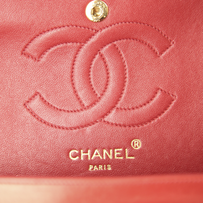 Bolso de mano Chanel Vintage en cuero acolchado rojo - Detail D4