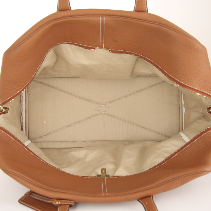 Sac de voyage Hermes Victoria en cuir togo marron camel - Detail D2