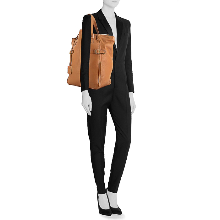 Saint Laurent Downtown large model handbag in gold grained leather - Detail D1