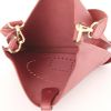 Bolso bandolera Hermes Evelyne modelo mediano en cuero Courchevel rojo - Detail D2 thumbnail