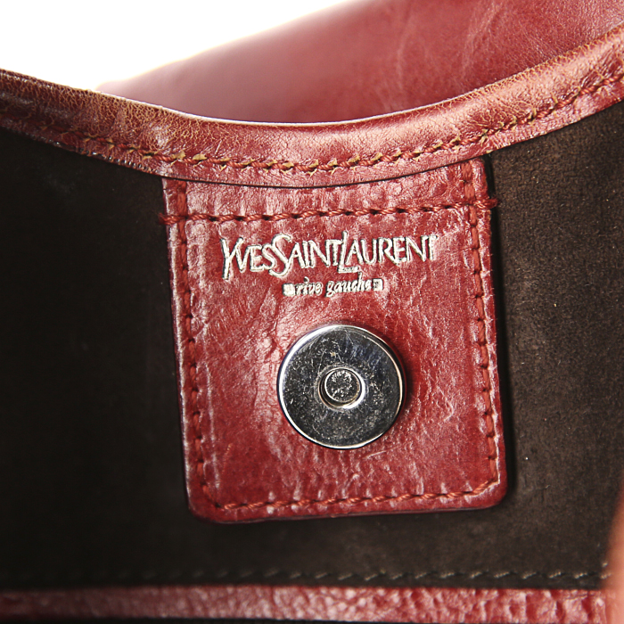 Yves Saint Laurent Mombasa small model handbag in red leather - Detail D3