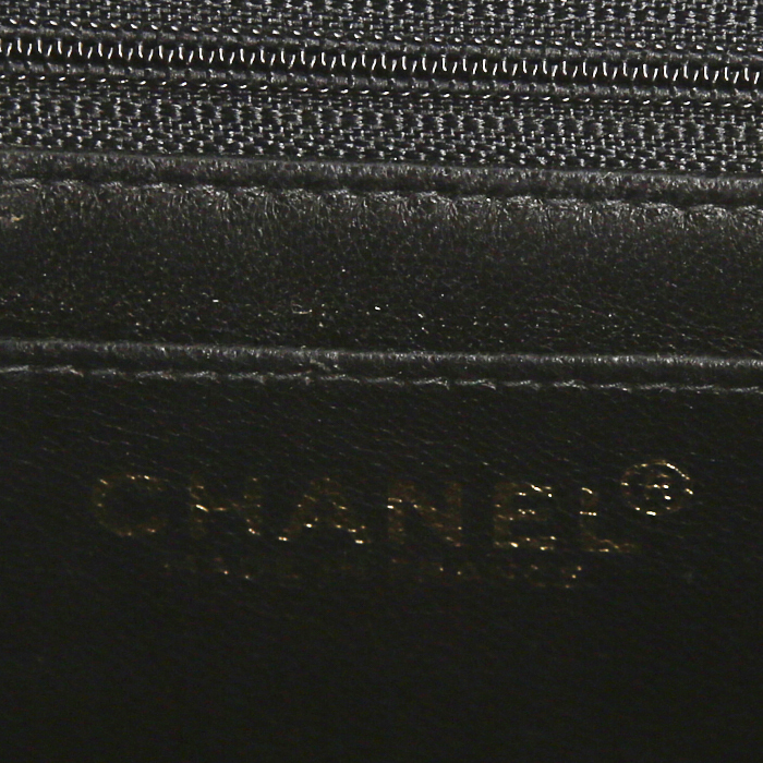 Sac bandoulière Chanel Mini Timeless en toile noire - Detail D3