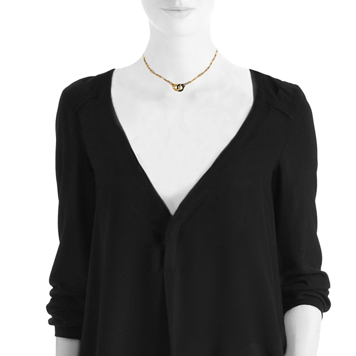 Collar Dinh Van Menottes R15 en oro blanco y oro amarillo - Detail D1
