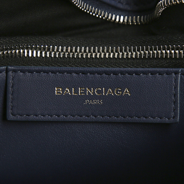 Bolso Cabás Balenciaga Bazar shopper en cuero azul marino - Detail D3