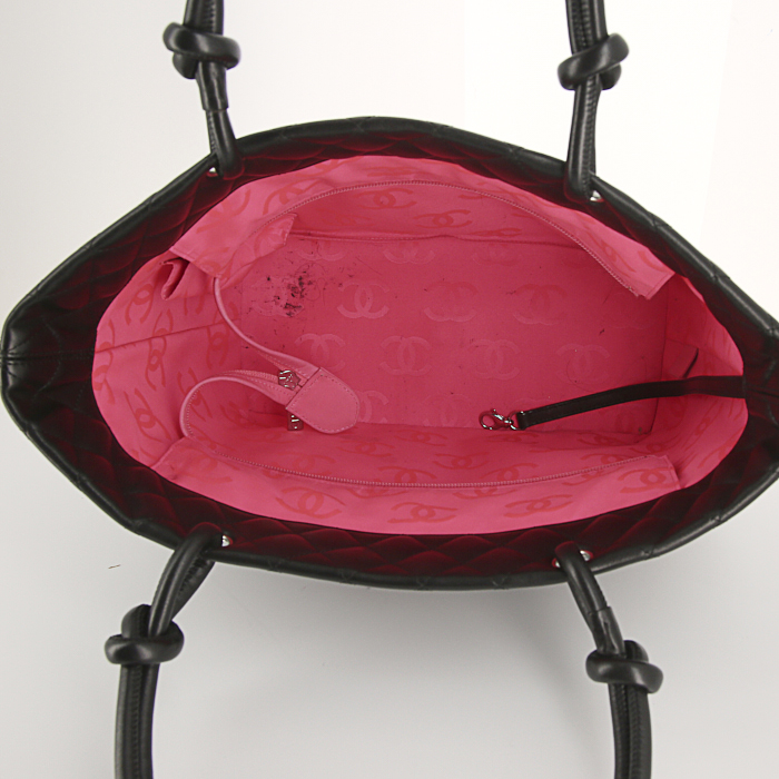 Chanel Cambon shopping bag in black quilted leather - Detail D2