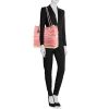 Shopping bag Chanel in tela rosa - Detail D1 thumbnail