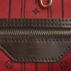 Shopping bag Louis Vuitton Neverfull modello grande in tela a scacchi ebana e pelle marrone - Detail D3 thumbnail