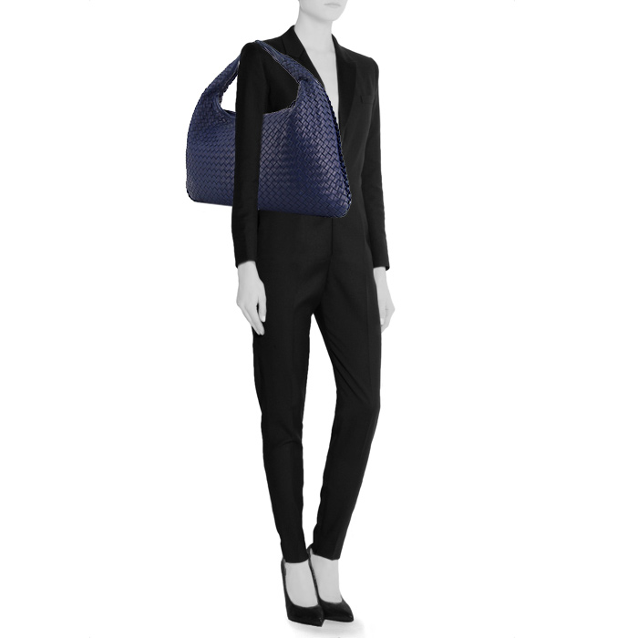 Bolso de mano Bottega Veneta modelo grande en cuero intrecciato azul - Detail D1