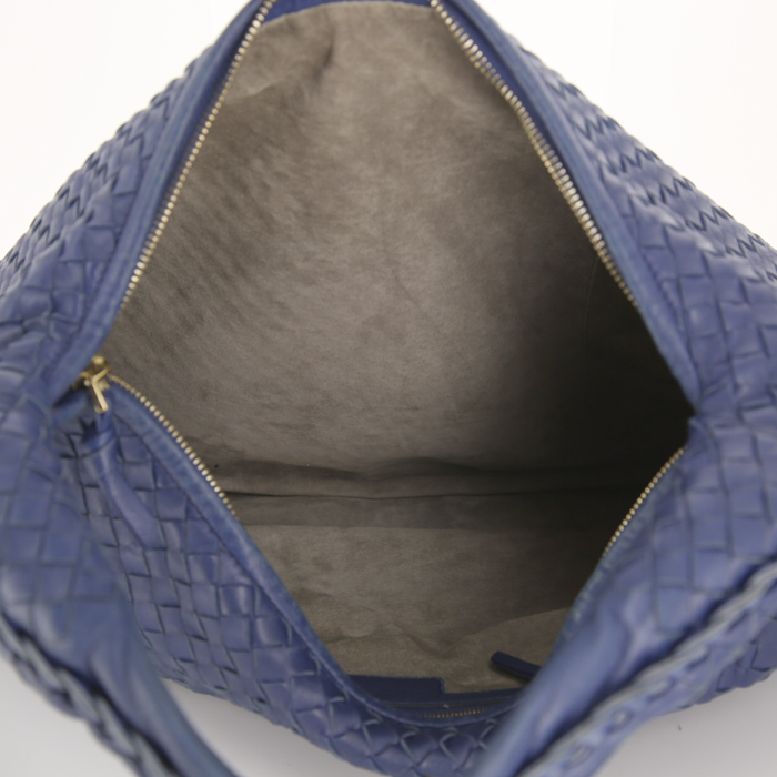 Sac à main Bottega Veneta grand modèle en cuir intrecciato bleu - Detail D2
