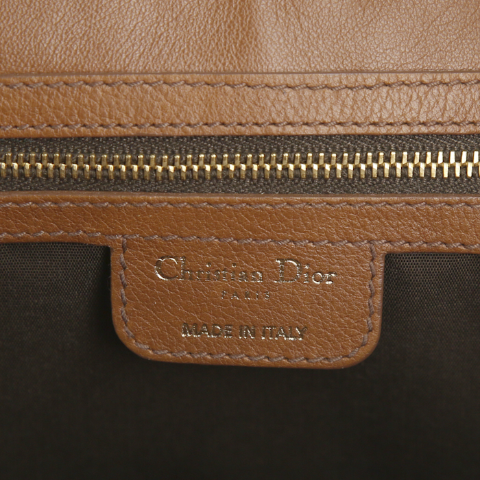 Dior handbag in brown leather - Detail D3