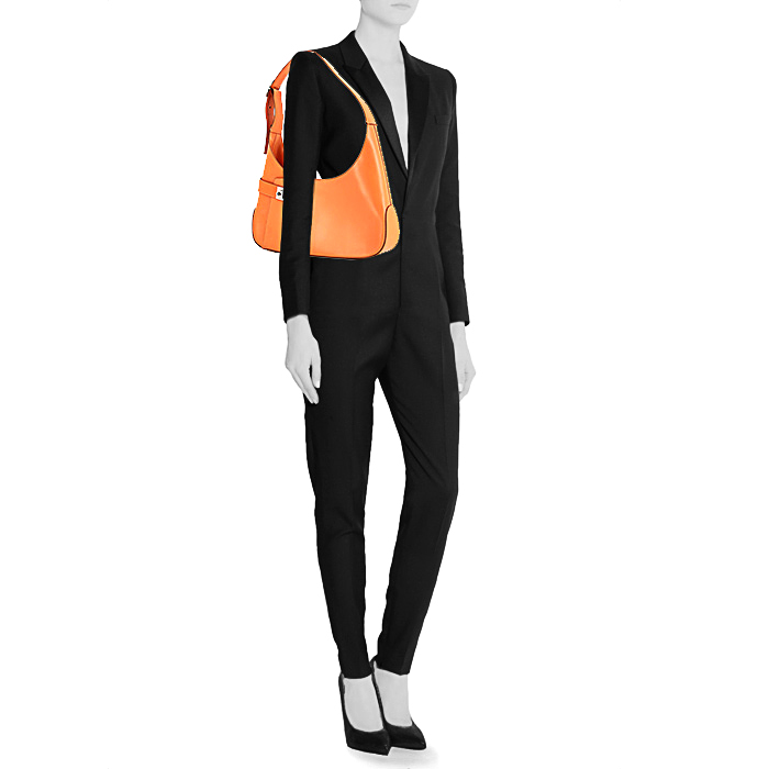 Salvatore Ferragamo handbag in orange leather - Detail D1