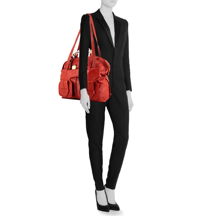 Chloé Saskia bag worn on the shoulder or carried in the hand in red leather and transparent plexiglas - Detail D1
