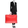 Bolsa de viaje Hermès en cuero clémence rojo - Detail D1 thumbnail