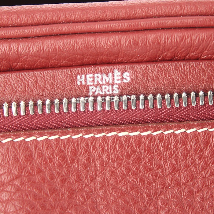 Hermès travel bag in red leather taurillon clémence - Detail D4