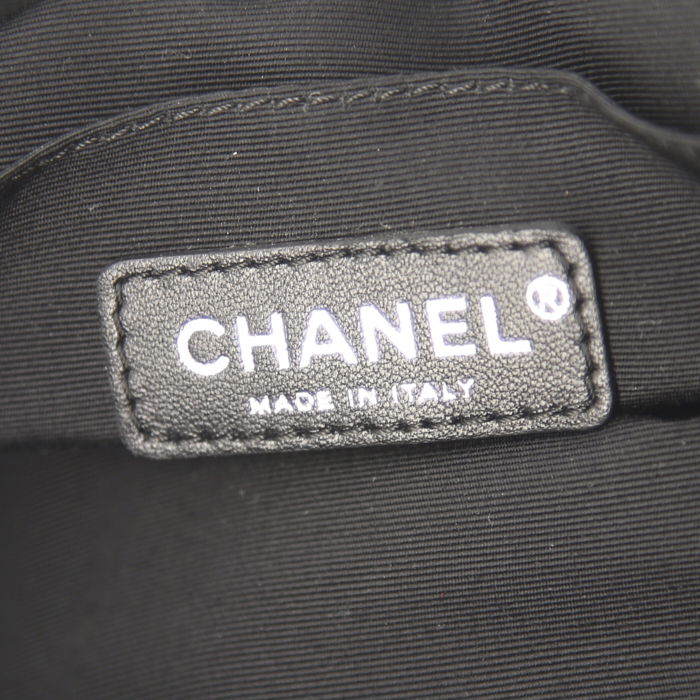 Chanel Camera handbag in black and white canvas - Detail D4