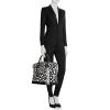 Louis Vuitton Lockit  medium model handbag in black and white patent leather - Detail D1 thumbnail