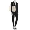 Bolso Cabás Chanel Grand Shopping en cuero granulado acolchado blanco - Detail D1 thumbnail