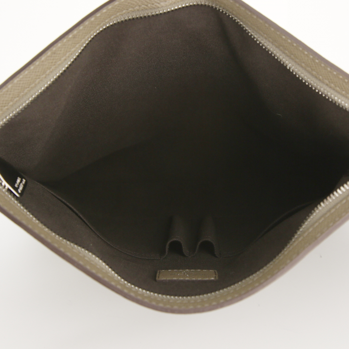 Borsa a tracolla Louis Vuitton Sacha in pelle taiga color talpa - Detail D2