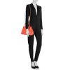 Louis Vuitton Marly shoulder bag in orange epi leather - Detail D1 thumbnail