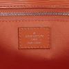Sac bandoulière Louis Vuitton Marly en cuir épi orange - Detail D4 thumbnail
