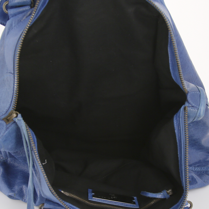 Bolso de fin de semana Balenciaga Classic City XL en cuero usado azul eléctrico - Detail D2