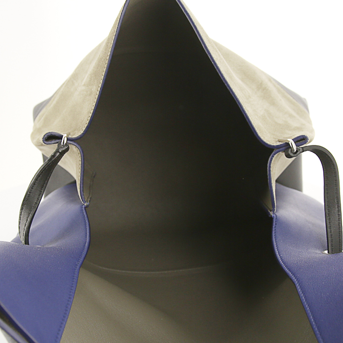 Bolso de mano Celine All Soft en cuero negro y azul y ante beige - Detail D2