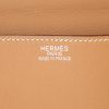 Bolso de mano Hermes Kelly Flat en cuero swift color oro - Detail D4 thumbnail
