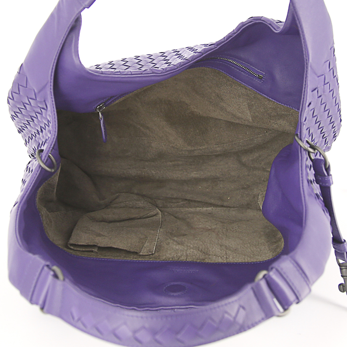 Bottega Veneta Campana handbag in purple intrecciato leather - Detail D2