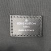 Sac à main Louis Vuitton Lockit  petit modèle en cuir épi noir - Detail D3 thumbnail