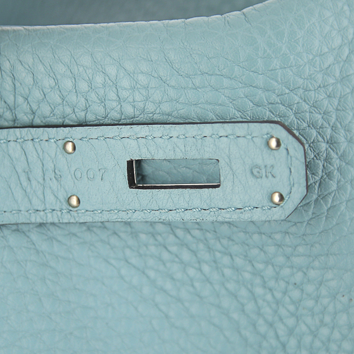 Sac à main Hermes Birkin 35 cm en cuir clémence bleu-ciel - Detail D4