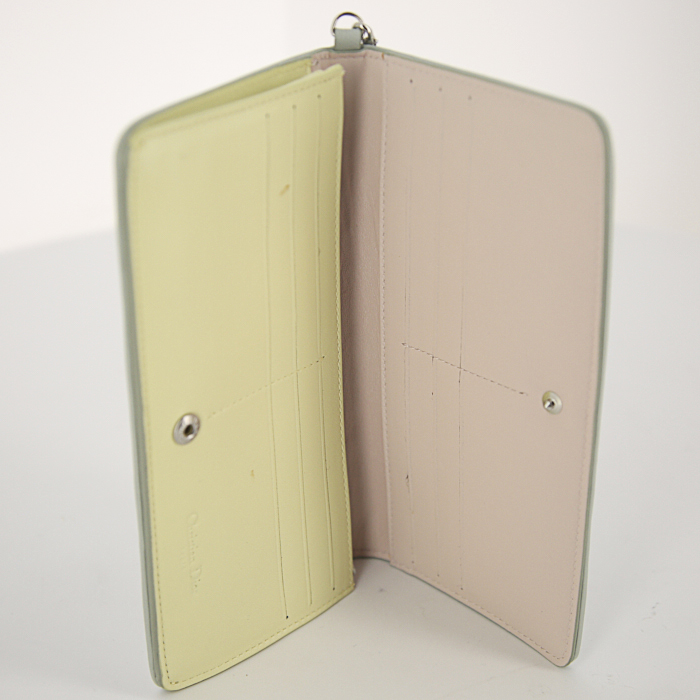 Dior wallet in green leather - Detail D2