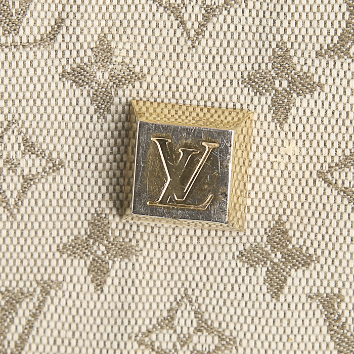 Sac à main Louis Vuitton en toile monogram gris-vert et cuir marron-foncé - Detail D5