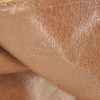 Pochette Louis Vuitton en toile monogram marron et cuir naturel - Detail D3 thumbnail