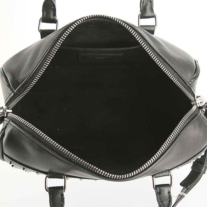 Bolso bandolera Saint Laurent Duffle modelo pequeño en cuero negro - Detail D3