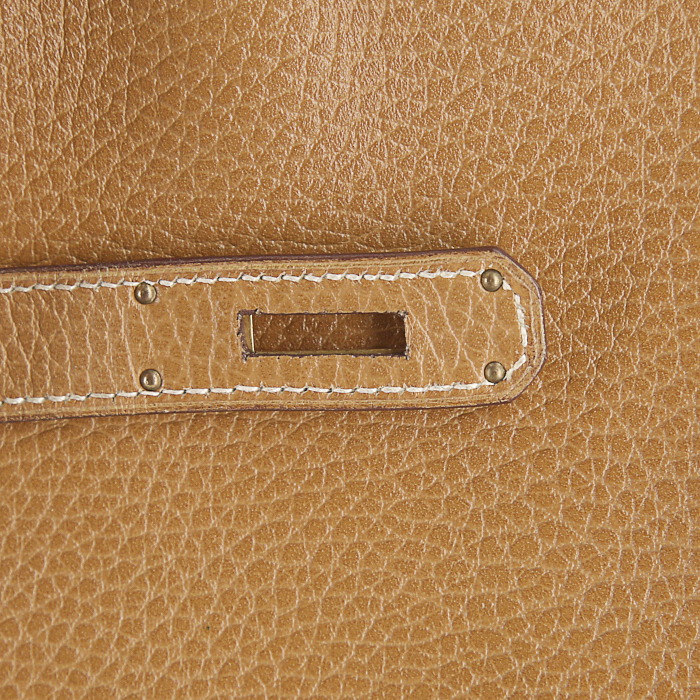 Bolso de mano Hermès Haut à Courroies en cuero Fjord color oro - Detail D4