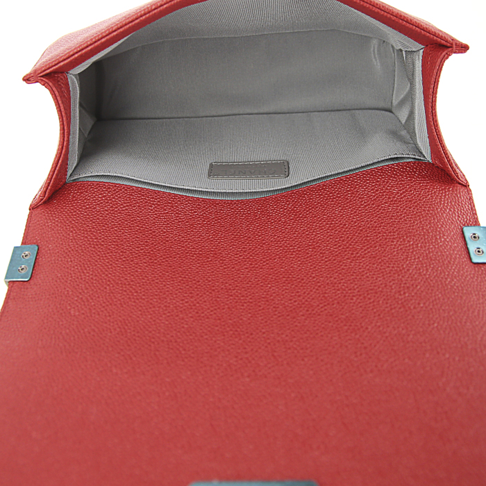 Bolso bandolera Chanel Boy en cuero acolchado rojo - Detail D3