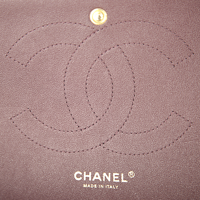 Sac à main Chanel Timeless jumbo en cuir grainé matelassé noir - Detail D4