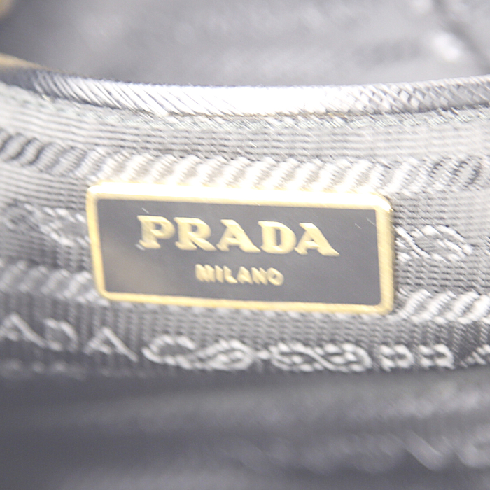 Sac à main Prada en cuir saffiano noir - Detail D3