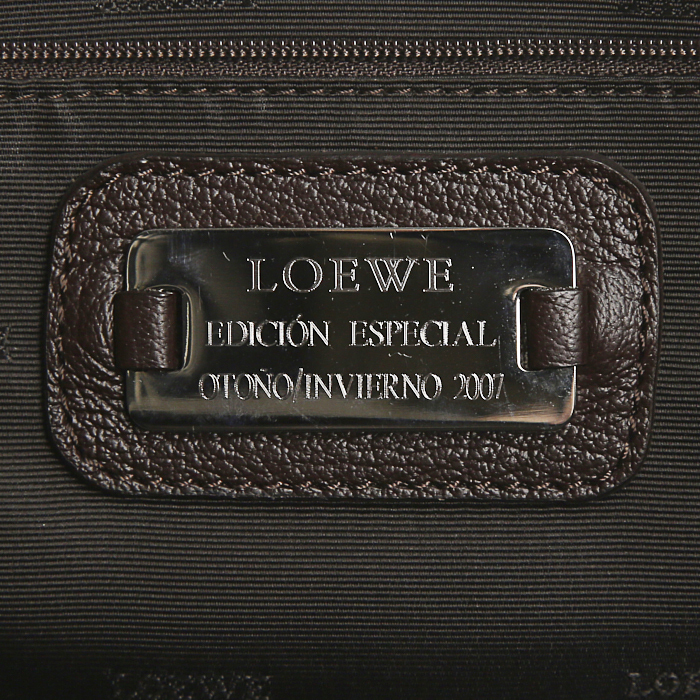 Sac à main Loewe Amazona grand modèle en cuir grainé marron et bronze - Detail D3