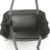 Hermès shopping bag in black leather clémence - Detail D2 thumbnail