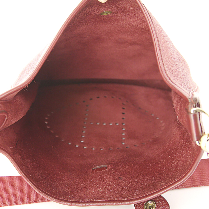 Hermes Evelyne medium model shoulder bag in red togo leather - Detail D2