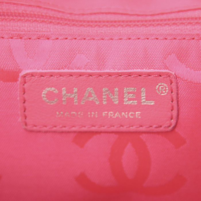 Chanel Cambon handbag in black and white quilted leather - Detail D3