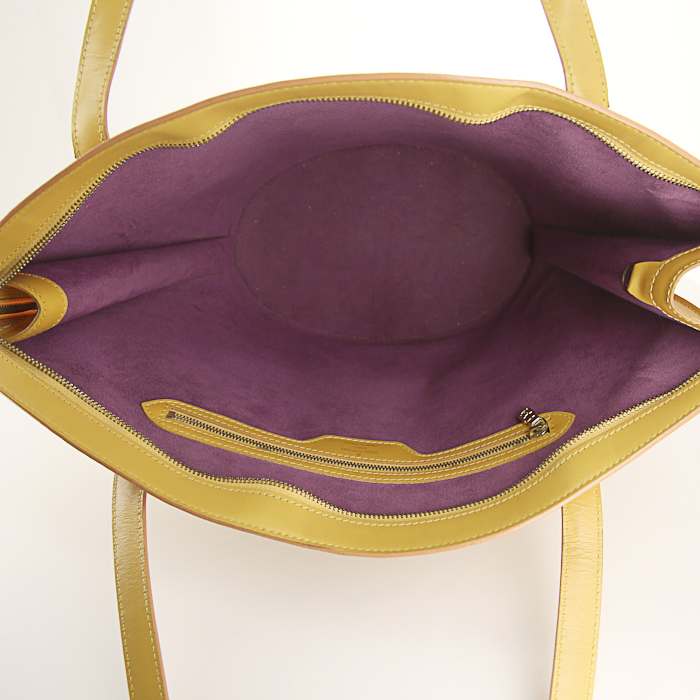 Sac à main Louis Vuitton Saint Jacques grand modèle en cuir épi jaune - Detail D2