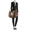 Louis Vuitton Saumur size XL shoulder bag in monogram canvas and natural leather - Detail D1 thumbnail