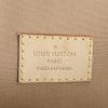 Bolso de mano Louis Vuitton Brentwood en charol Monogram beige - Detail D3 thumbnail