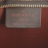 Bolso de mano Louis Vuitton Pochette accessoires en lona a cuadros ébano y cuero marrón - Detail D3 thumbnail