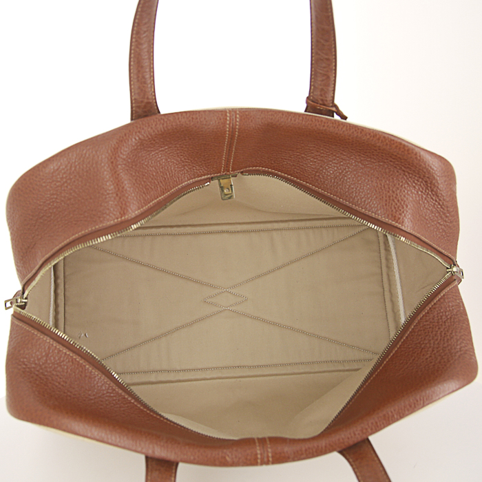 Sac de voyage Hermes Victoria en toile beige et cuir togo marron-havane - Detail D2