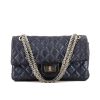 Bolso de mano Chanel 2.55 en cuero acolchado azul metalizado - 360 thumbnail
