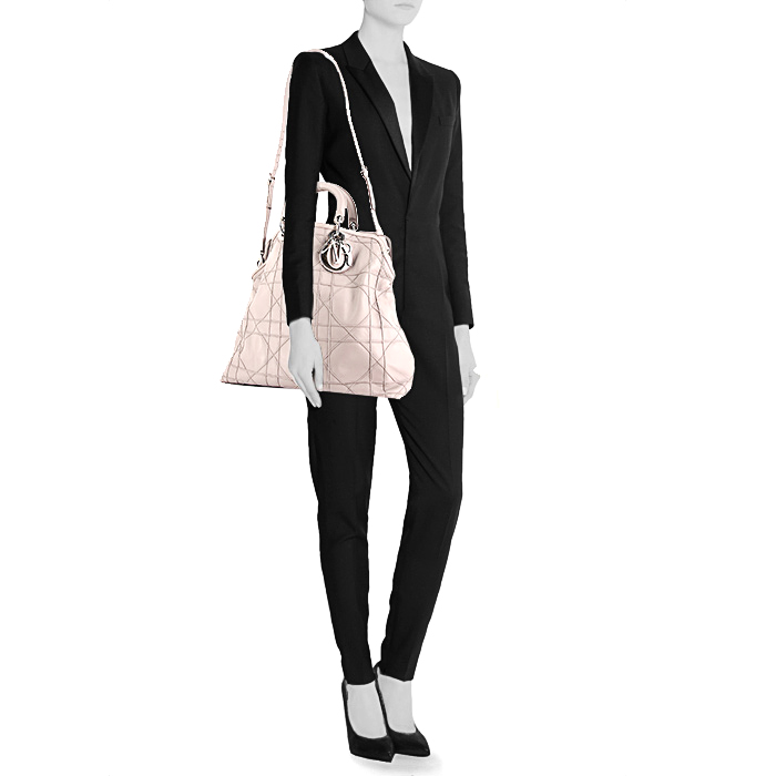 Dior Dior Granville large model handbag in grey pearl leather - Detail D1